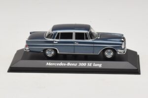 Mercedes 300 SE W112 Lang Azul Metálico Maxichamps 1:43 940035200 Diecast