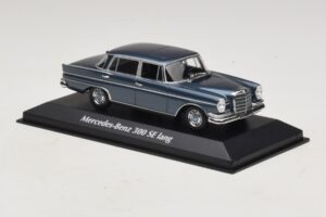 Mercedes 300 SE W112 Lang Azul Metálico Maxichamps 1:43 940035200 Metal - imagem 3 de 5