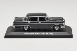 Mercedes 300 SE W112 Lang Cinzento Escuro Maxichamps 1:43 940035201 Diecast