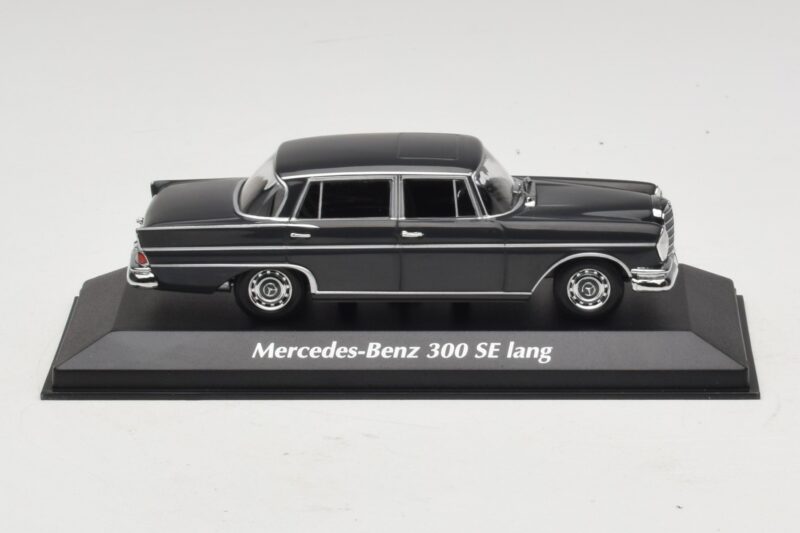 Mercedes 300 SE W112 Lang Cinzento Escuro Maxichamps 1:43 940035201 Diecast