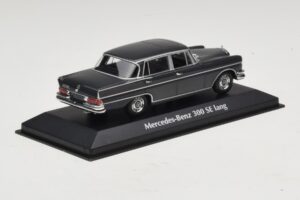 Mercedes 300 SE W112 Lang Cinzento Escuro Maxichamps 1:43 940035201 Diecast - imagem 2 de 5