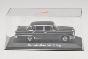 Mercedes 300 SE W112 Lang Cinzento Escuro Maxichamps 1:43 940035201 Diecast - imagem 4 de 5
