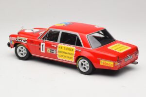 Mercedes 300 SEL 6.8 #1 H. Heyer / Betzler 24 Hours of Nurburgring 1972 Minichamps 1:18 155723401 Metal - imagem 5 de 6