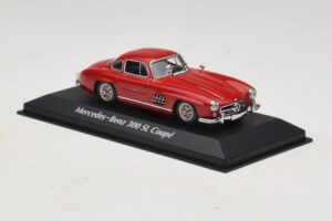 Mercedes 300 SL W198 Vermelho Maxichamps 1:43 940039001 Metal - imagem 3 de 5