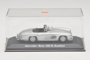 Mercedes 300 SL W198 Roadster Prata Maxichamps 1:43 940039030 Diecast - imagem 4 de 5