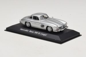 Mercedes 300 SL W198 Prateado Maxichamps 1:43 940039000 Diecast - imagem 3 de 5
