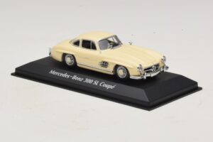 Mercedes 300 SL W198 Branco Maxichamps 1:43 940039002 Diecast - imagem 3 de 5