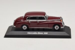 Mercedes 300 W186 Vermelho Escuro Maxichamps 1:43 940039060 Metal