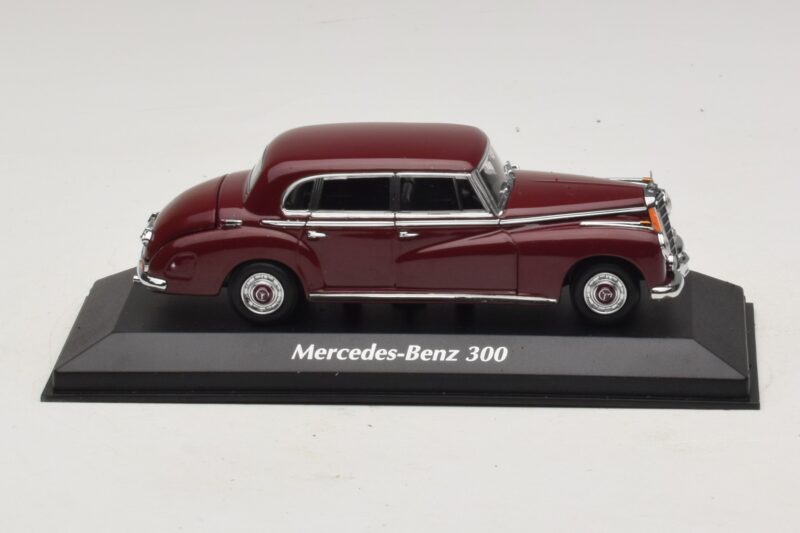 Mercedes 300 W186 Vermelho Escuro Maxichamps 1:43 940039060 Metal