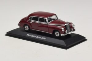 Mercedes 300 W186 Vermelho Escuro Maxichamps 1:43 940039060 Metal - imagem 3 de 5