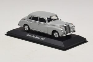 Mercedes 300 W186 Cinzento Maxichamps 1:43 940039061 Metal - imagem 3 de 5