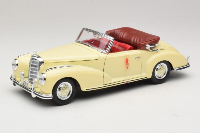 Mercedes 300S Creme Maisto 1:18 31806 Metal