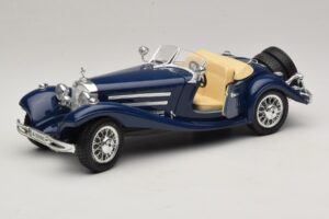 Mercedes 500K Roadster Azul Bburago 1:20 3070 Metal - imagem 2 de 8