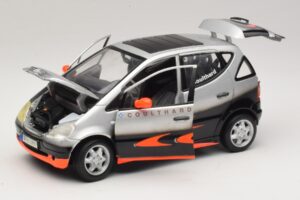 Mercedes A-Class W168 D. Coulthard Prateado Maisto 1:18 35841 Metal - imagem 2 de 8
