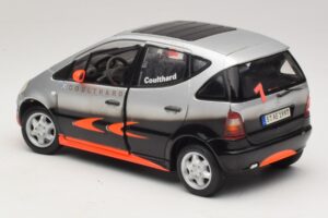 Mercedes A-Class W168 D. Coulthard Prateado Maisto 1:18 35841 Metal - imagem 7 de 8