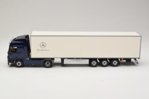 Mercedes Actros 1044 Azul Minichamps 1:43 B66000604 Metal - imagem 3 de 7