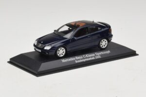 Mercedes C-Class Sportscoupe CL203 Blue Metallic Bundespressball Minichamps 1:43 MB010 Metal - imagem 2 de 5