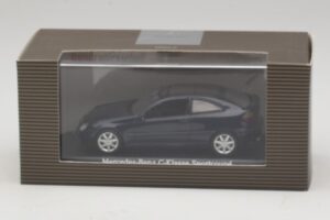 Mercedes C-Class Sportscoupe CL203 Blue Metallic Bundespressball Minichamps 1:43 MB010 Metal - imagem 5 de 5