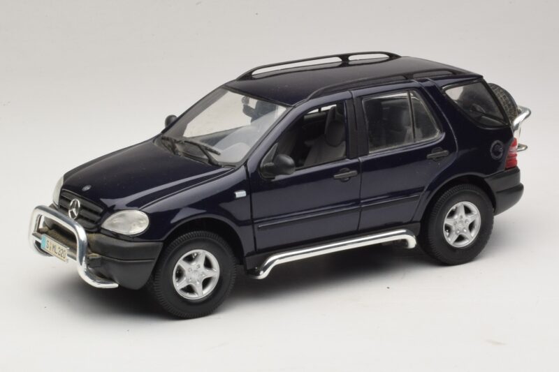 Mercedes ML320 W163 Azul Maisto 1:18 31847 Metal
