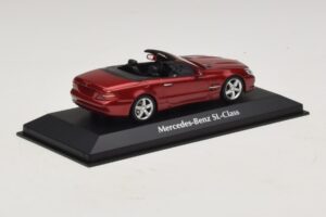 Mercedes SL R230 Vermelho Metálico Maxichamps 1:43 940037530 Metal - imagem 2 de 5