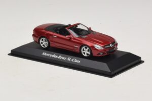 Mercedes SL R230 Vermelho Metálico Maxichamps 1:43 940037530 Metal - imagem 3 de 5