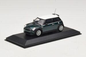 Mini Cooper One R50 Aero Green Com Tejadilho Branco Minichamps 1:43 MINI011 Metal - imagem 2 de 5