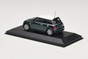 Mini Cooper One R50 Aero Green Com Tejadilho Branco Minichamps 1:43 MINI011 Metal - imagem 3 de 5