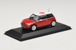 Mini Cooper One R50 Vermelho Com Bandeira Japonesa Minichamps 1:43 MINI034 Metal - imagem 2 de 5