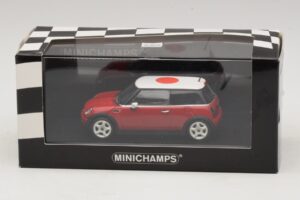 Mini Cooper One R50 Vermelho Com Bandeira Japonesa Minichamps 1:43 MINI034 Metal - imagem 5 de 5