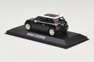 Mini Cooper S R53 Preto Com Teto Panorâmico Minichamps 1:43 MINI022 Metal - imagem 3 de 4