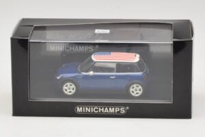 Mini Cooper S R53 Azul Com Bandeira Americana Minichamps 1:43 MINI014 Metal - imagem 5 de 5