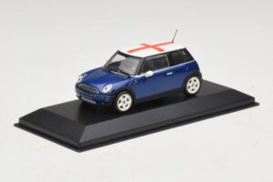 Mini Cooper S R53 Azul Com Bandeira Inglesa Minichamps 1:43 MINI012 Metal - imagem 2 de 5