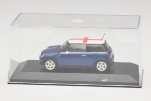Mini Cooper S R53 Azul Com Bandeira Inglesa Minichamps 1:43 MINI012 Metal - imagem 4 de 5