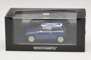 Mini Cooper S R53 Azul Com Bandeira Escocesa Minichamps 1:43 MINI016 Metal - imagem 5 de 5