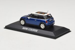 Mini Cooper S R53 Azul Escuro Com Teto Panorâmico Minichamps 1:43 MINI021 Metal - imagem 3 de 4