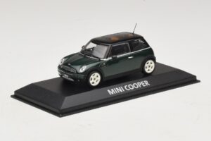 Mini Cooper S R53 Verde Escuro Com Teto Preto Minichamps 1:43 MINI023 Metal - imagem 2 de 5