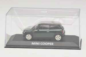 Mini Cooper S R53 Verde Escuro Com Teto Preto Minichamps 1:43 MINI023 Metal - imagem 4 de 5