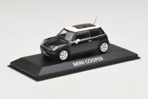 Mini Cooper S R53 Verde Escuro Com Teto Panorâmico Minichamps 1:43 MINI015 Metal - imagem 2 de 4