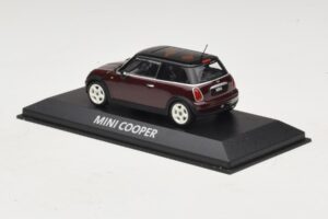 Mini Cooper S R53 Vermelho Escuro Com Teto Preto Minichamps 1:43 MINI028 Metal - imagem 3 de 5