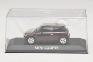 Mini Cooper S R53 Vermelho Escuro Com Teto Preto Minichamps 1:43 MINI028 Metal - imagem 4 de 5