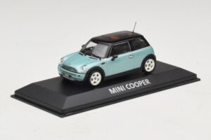 Mini Cooper S R53 Azul Claro Metálico Com Teto Preto Minichamps 1:43 MINI030 Metal - imagem 2 de 4