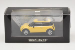 Mini Cooper S R53 Liquid Yellow Com Teto Panorâmico Minichamps 1:43 MINI013 Metal - imagem 4 de 4