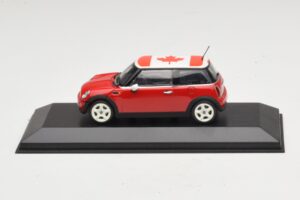 Mini Cooper S R53 Vermelho Com Bandeira Canadiana Minichamps 1:43 MINI017 Metal