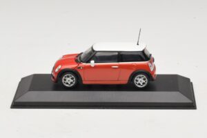 Mini Cooper S R53 Vermelho Com Teto Branco Minichamps 1:43 MINI025 Metal