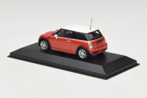 Mini Cooper S R53 Vermelho Com Teto Branco Minichamps 1:43 MINI025 Metal - imagem 3 de 5