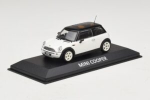 Mini Cooper S R53 Branco Com Teto Preto Minichamps 1:43 MINI027 Metal - imagem 2 de 4