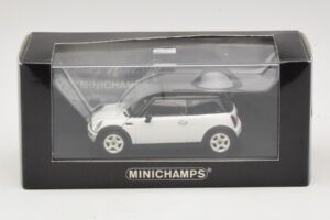 Mini Cooper S R53 Branco Com Teto Preto Minichamps 1:43 MINI027 Metal - imagem 4 de 4