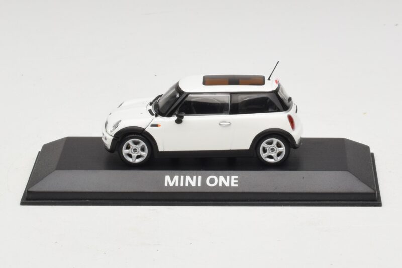 Mini Cooper S R53 Branco Com Teto Panorâmico Minichamps 1:43 MINI020 Metal