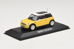 Mini Cooper S R53 Amarelo Com Teto Panorâmico Amarelo Minichamps 1:43 MINI029 Metal - imagem 2 de 4