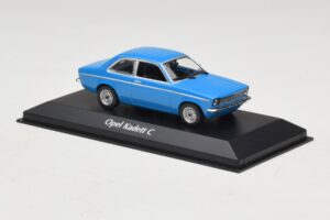 Opel Kadett C Azul Maxichamps 1:43 940045601 Diecast - imagem 3 de 5